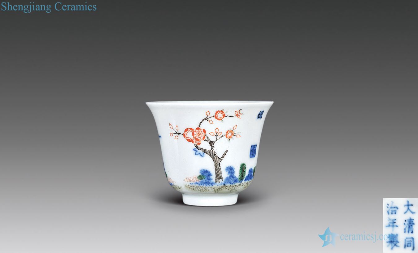 In late qing dynasty Blue and white colorful flora cup