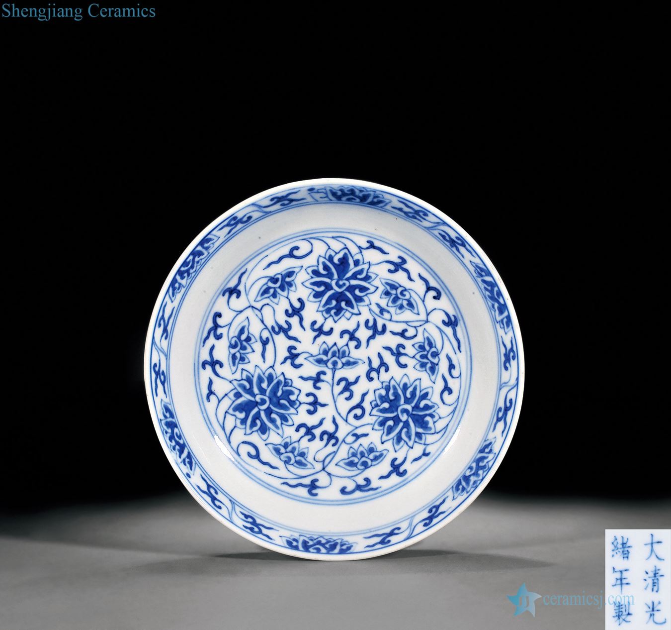 Qing guangxu Blue and white lotus flower tray