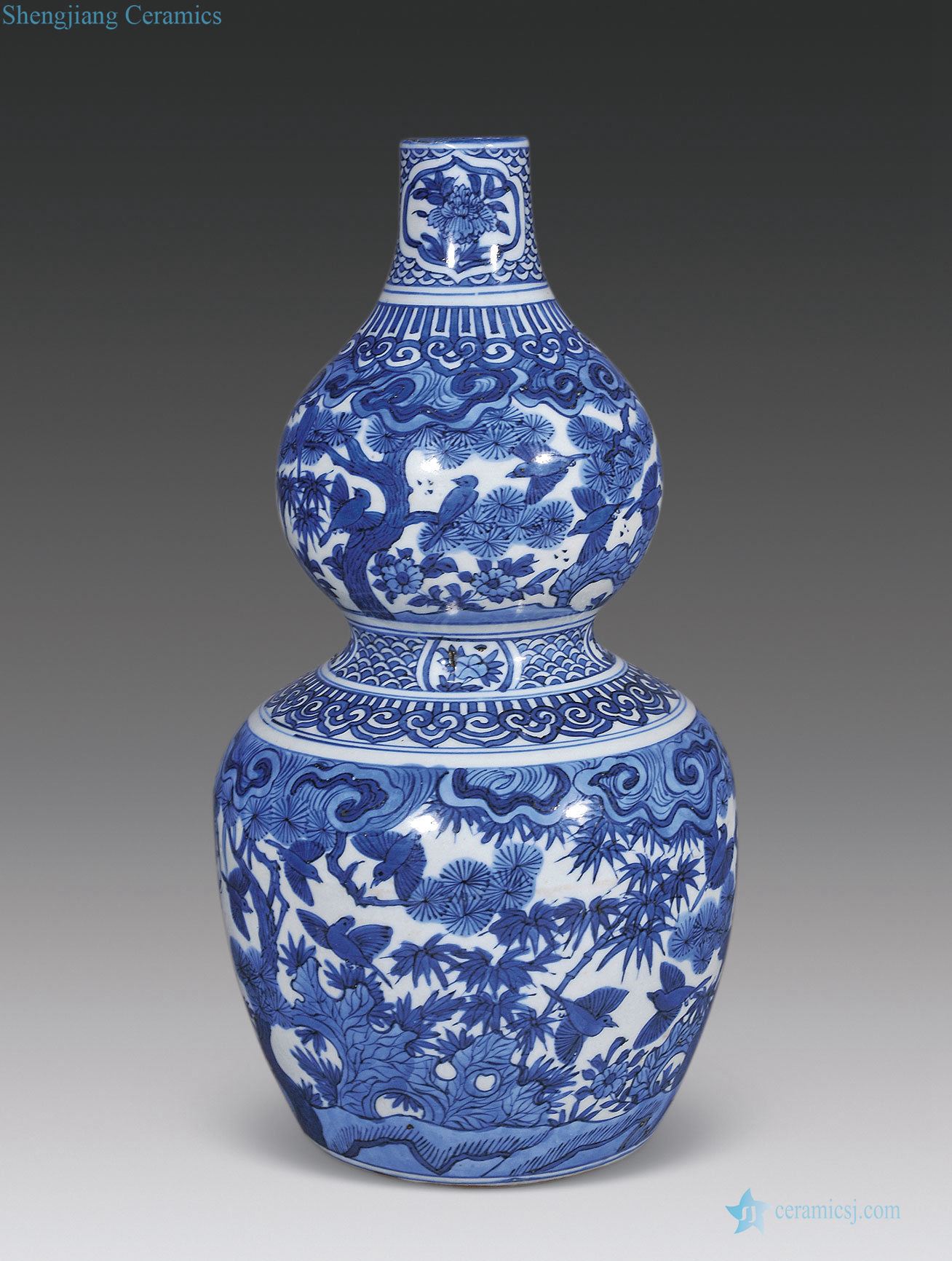 Ming jiajing, wanli Blue and white flower on grain gourd bottle