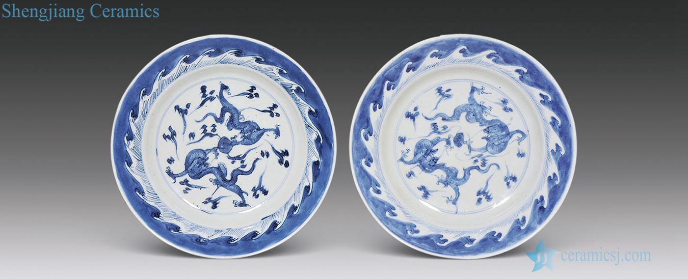 The qing emperor kangxi Blue and white YunLongWen plate (a)
