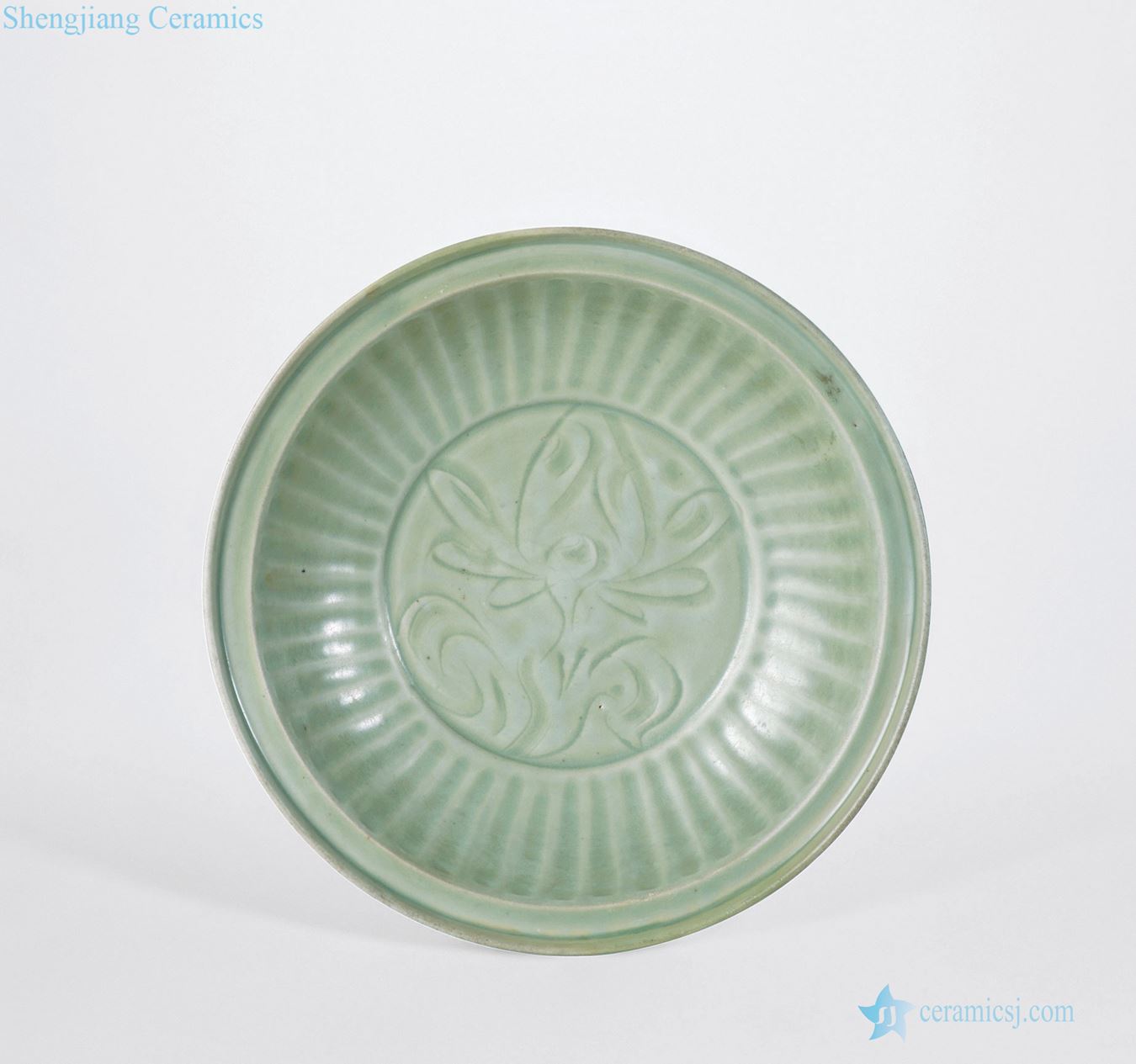 yuan Longquan celadon glaze dark carved flower grain market
