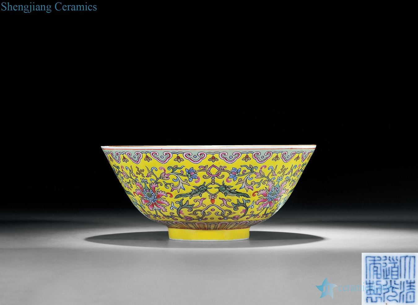 Within the qing daoguang pastel live lines outside the yellow powder enamel years more than branch lotus green-splashed bowls