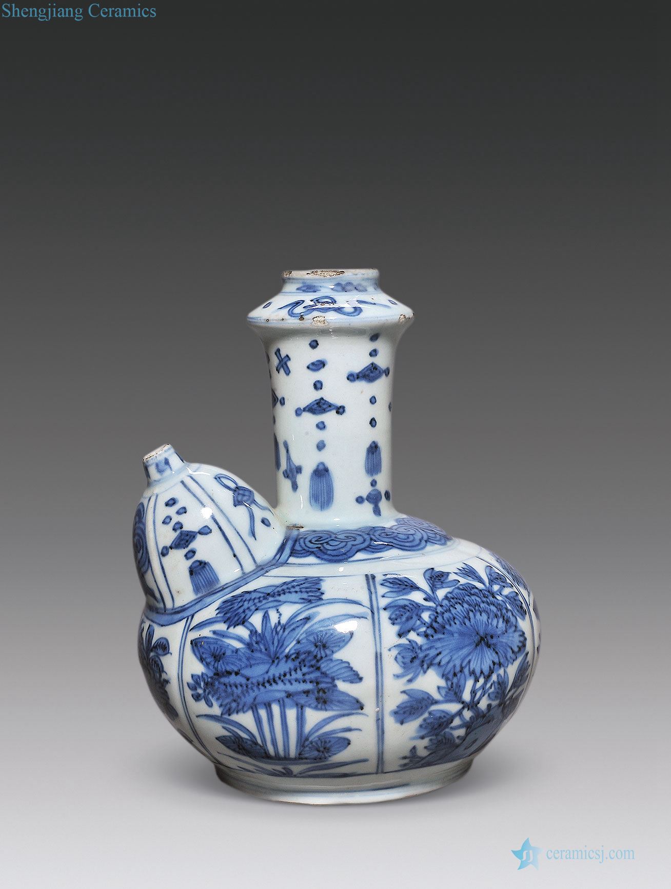 Ming wanli Blue and white medallion grain army with flowers