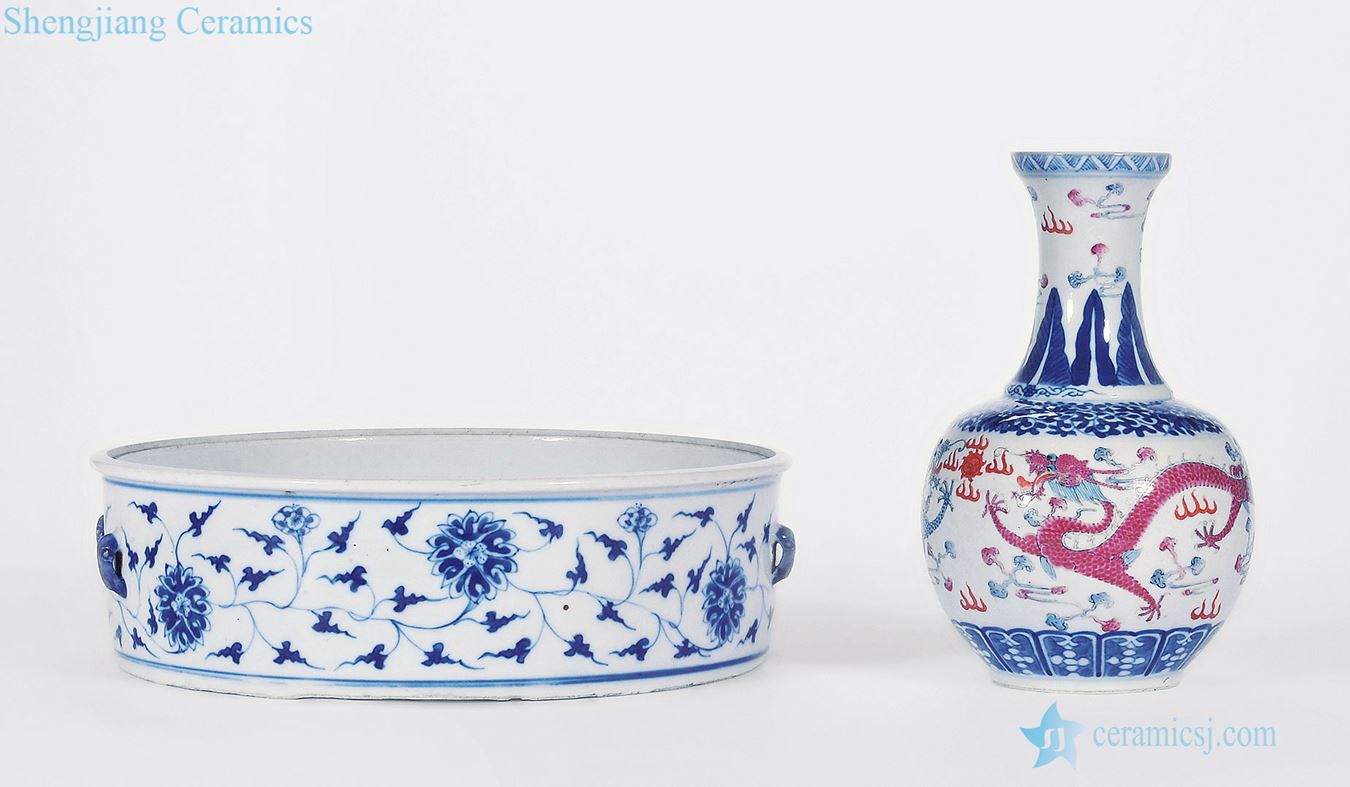 In late qing dynasty Blue and white enamel YunLongWen small design, blue and white lotus flower grain soup basin of each one