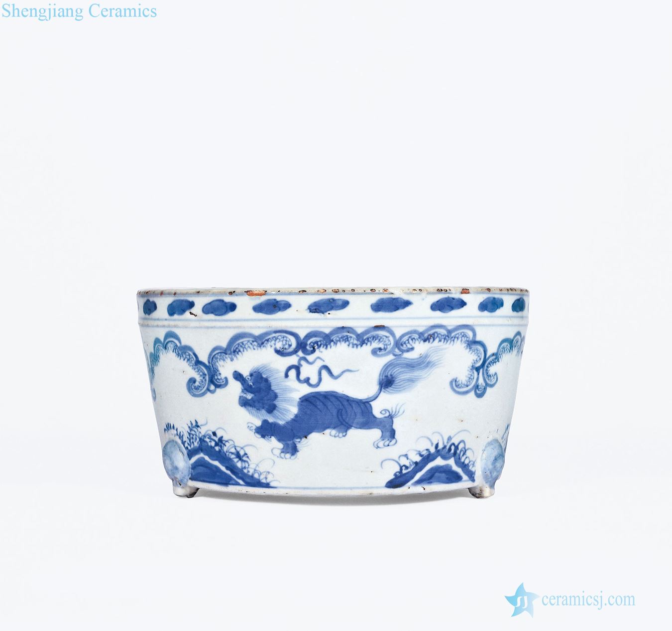 Ming blank period Blue and white lion grain furnace with three legs
