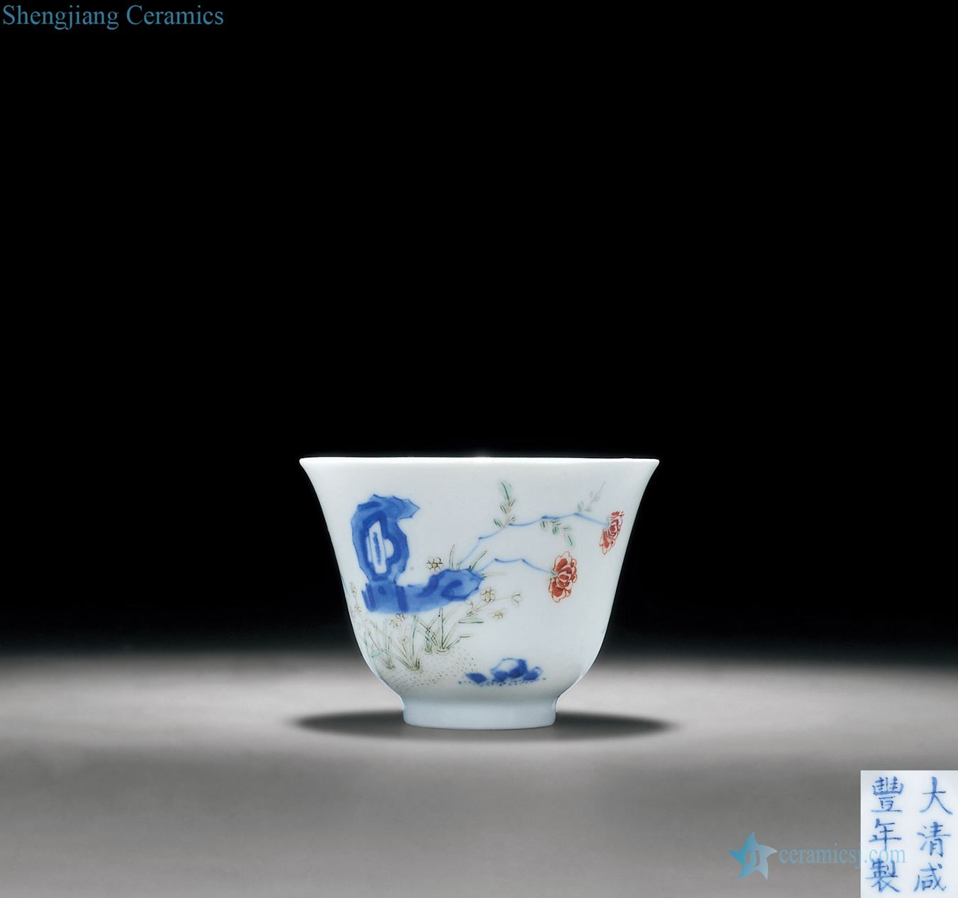 Qing xianfeng Blue and white colorful flora cup