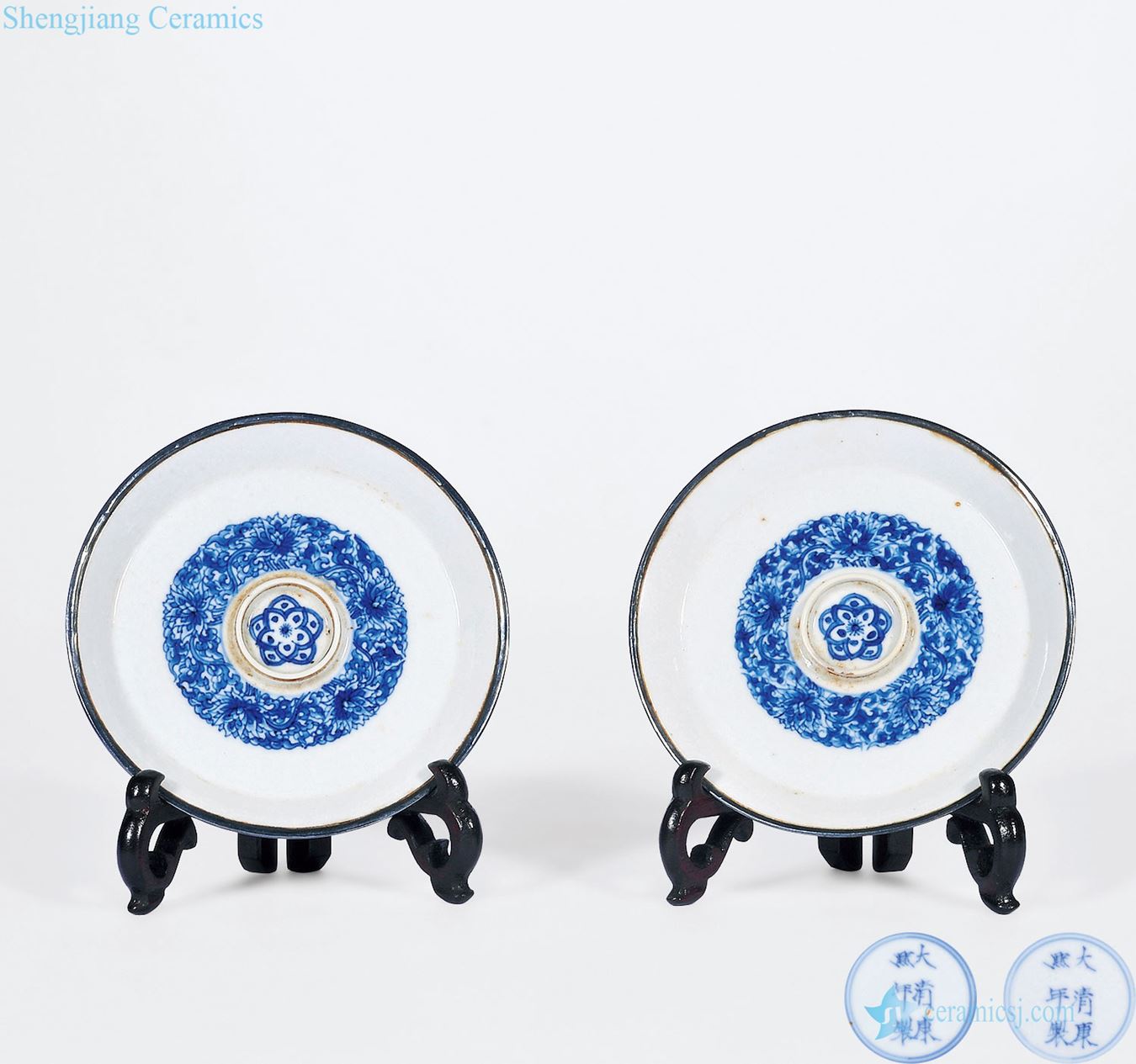 The qing emperor kangxi Blue and white tie up lotus flower grain lamp that holds (a)