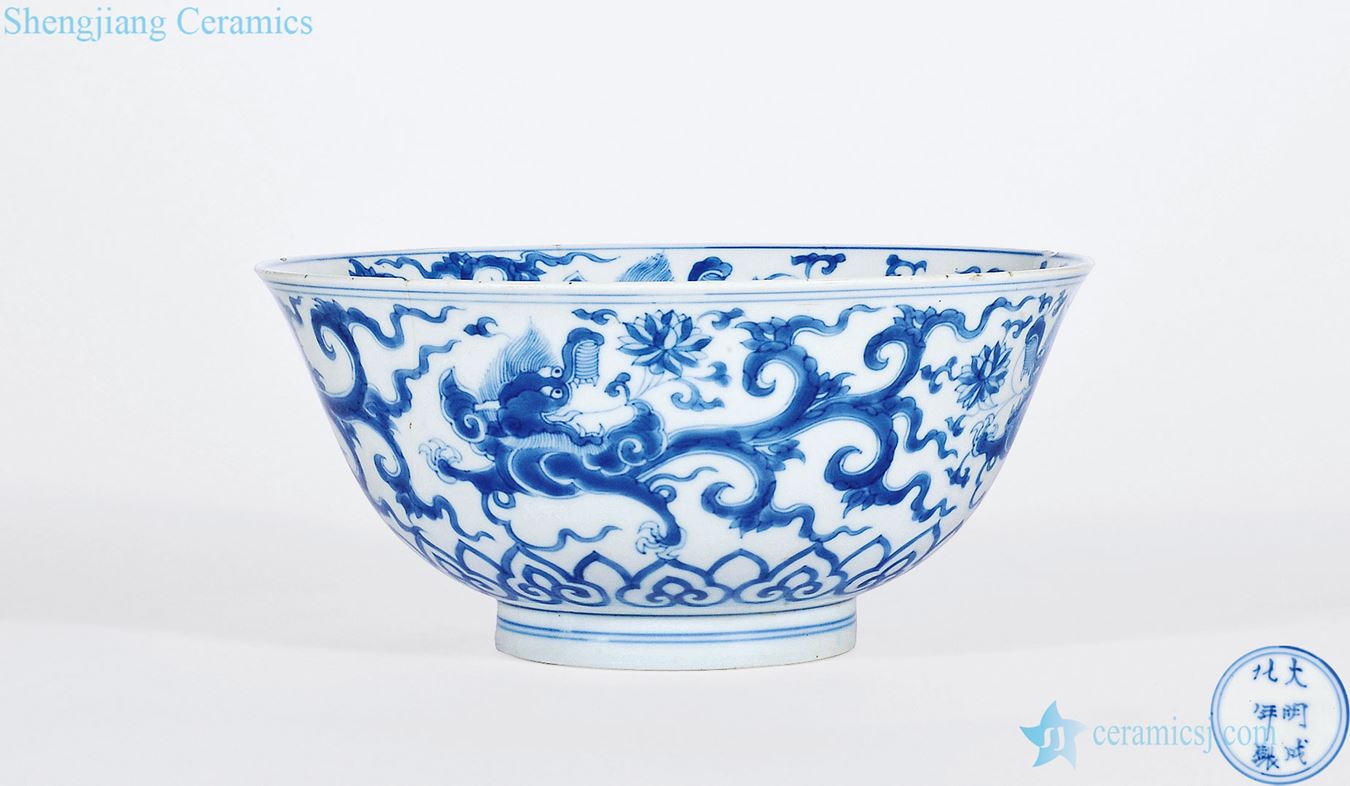 The qing emperor kangxi Blue and white floral therefore dragon big bowl
