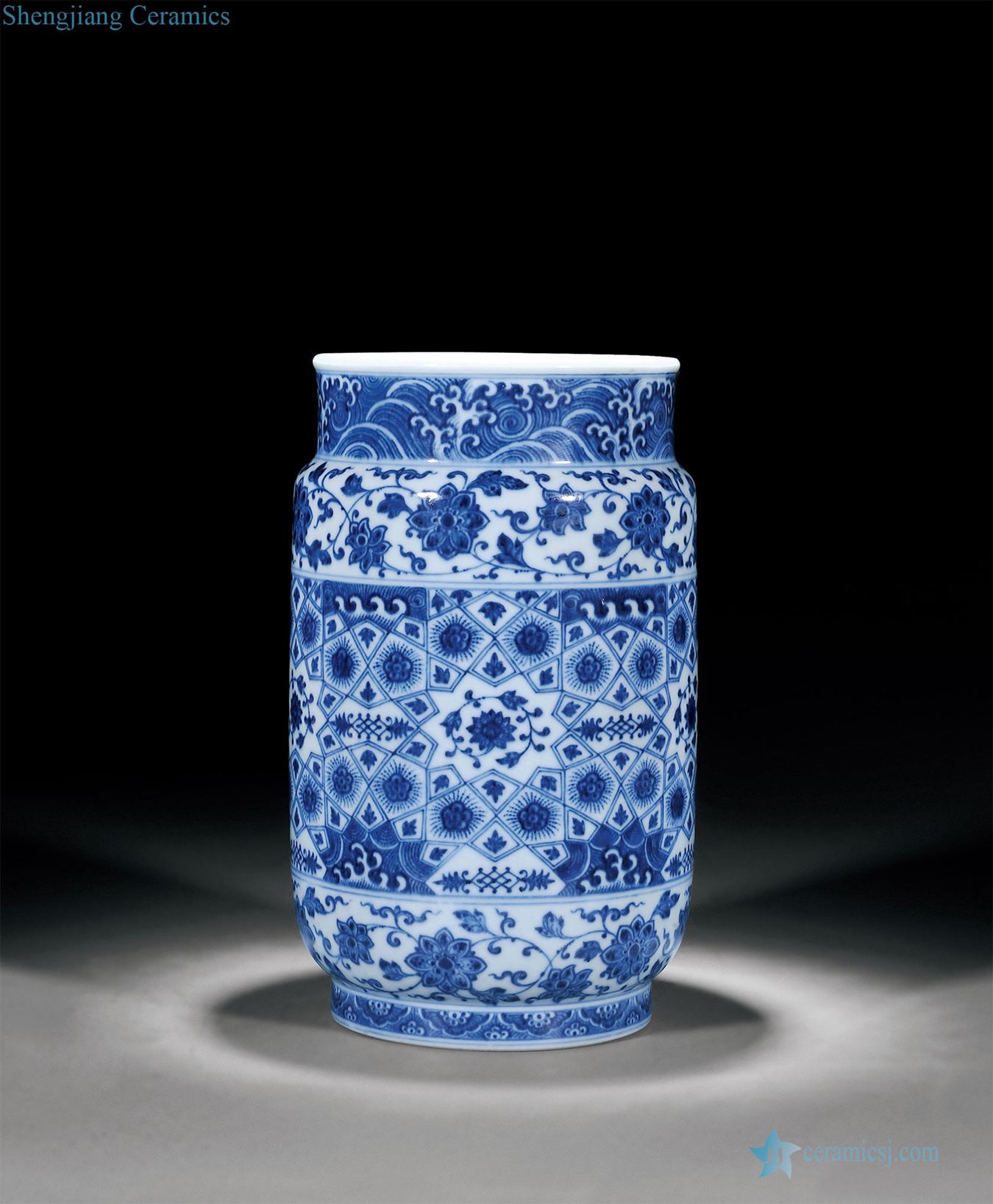 Blue and white flower grain zhuang qing qianlong imitated yongle cans