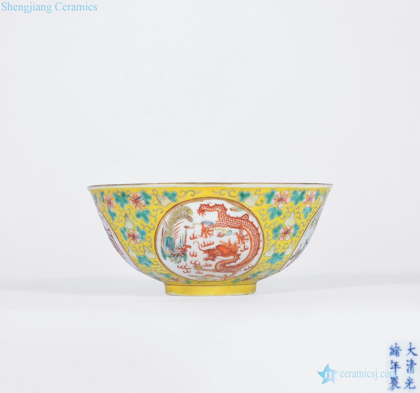 In the reign of qing emperor guangxu blue three Yang kaitai figure outside the yellow powder enamel fu lu ten thousand generation medallion longfeng antique bowl