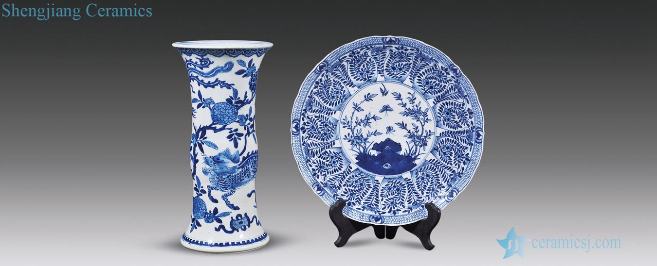 qing Blue and white floral benevolent flower vase with, flowers lines the market each one