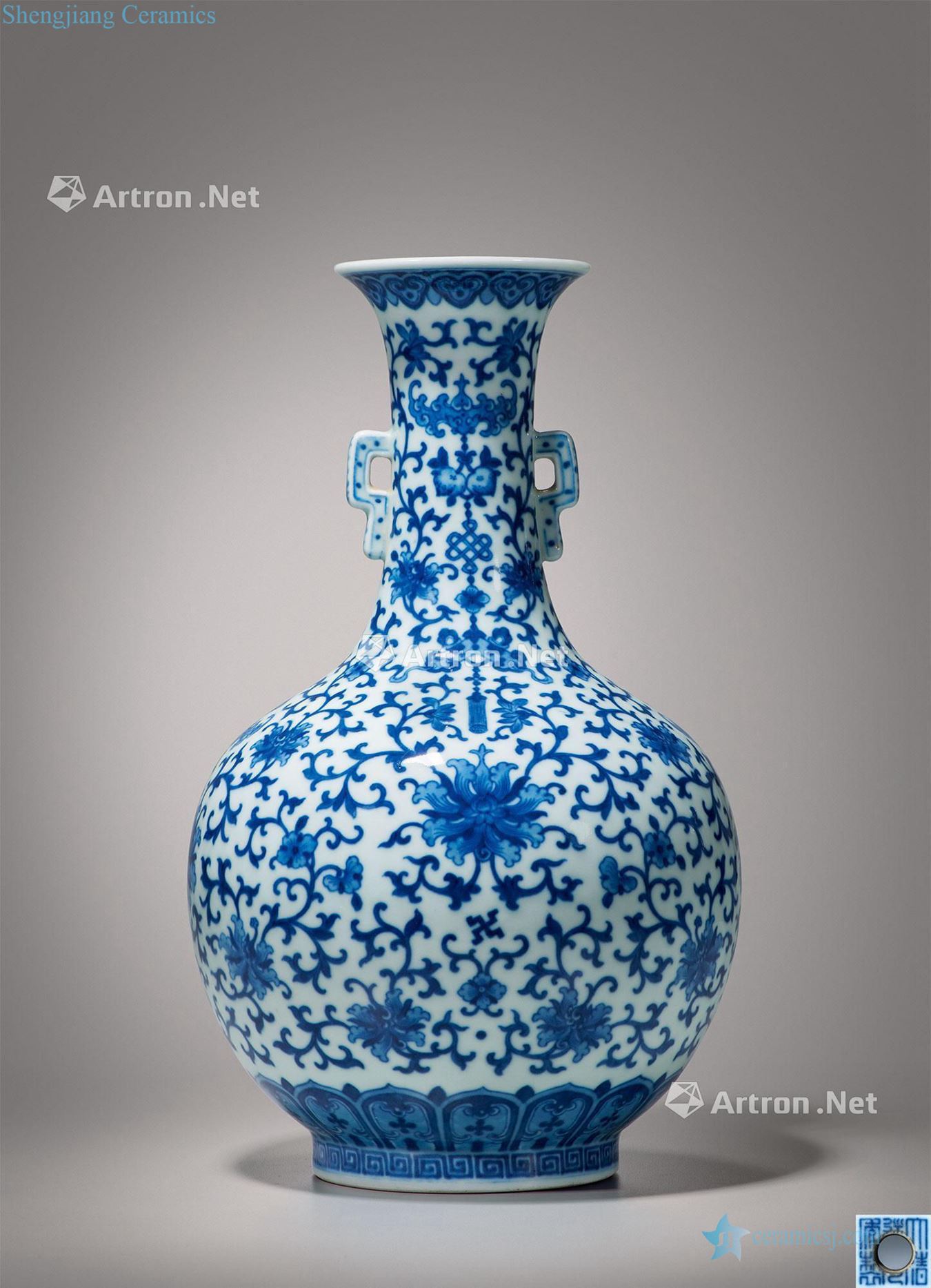 Qing daoguang Blue and white tie up branch flower pattern dual halberd ear mouth bottle