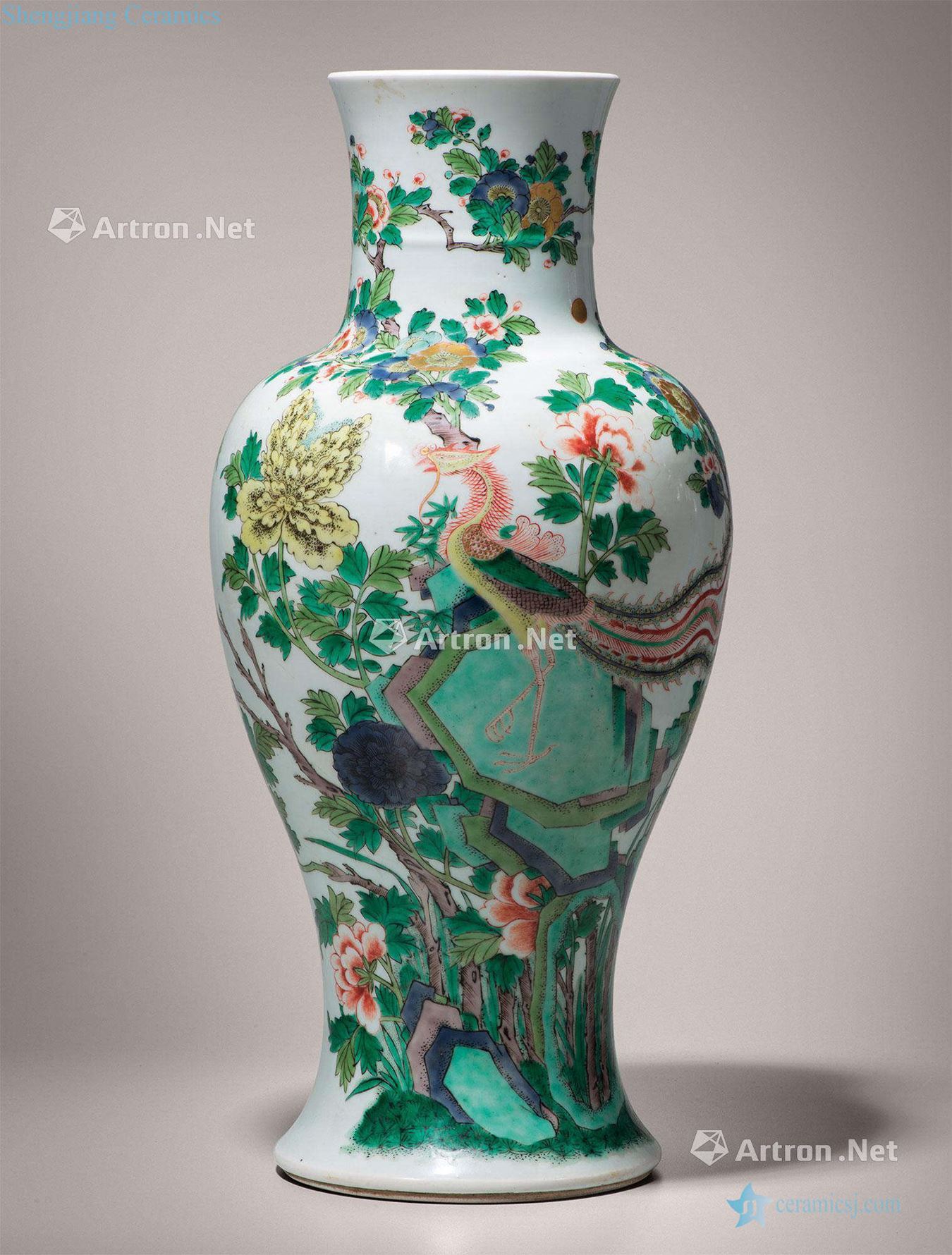 The qing emperor kangxi Colorful flowers and birds grain goddess of mercy bottle