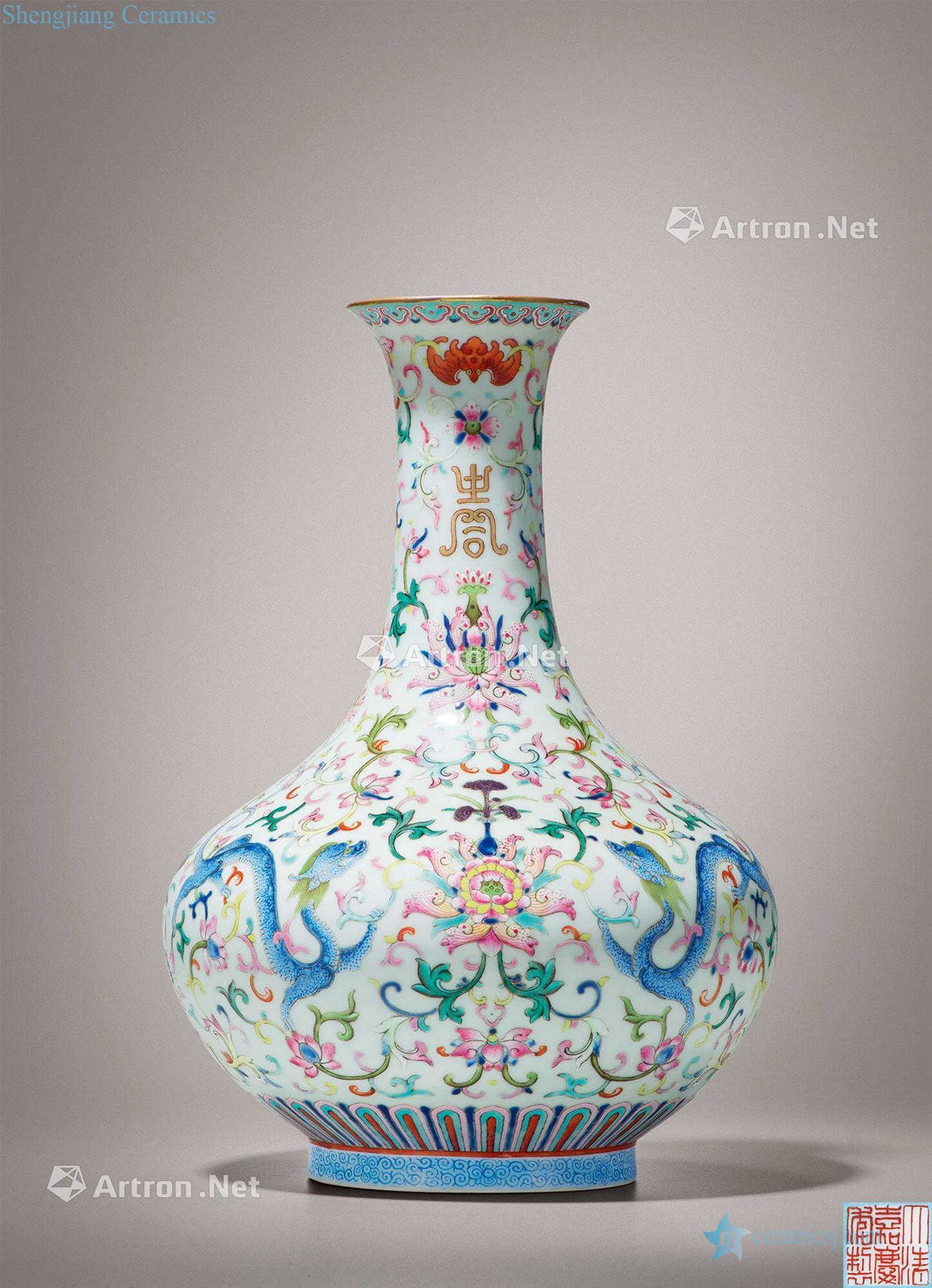 Qing jiaqing pastel bound lotus flower dragon grain mouth bottle