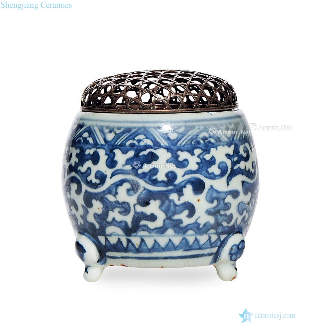 Ming Blue and white lotus flower grain furnace with three legs