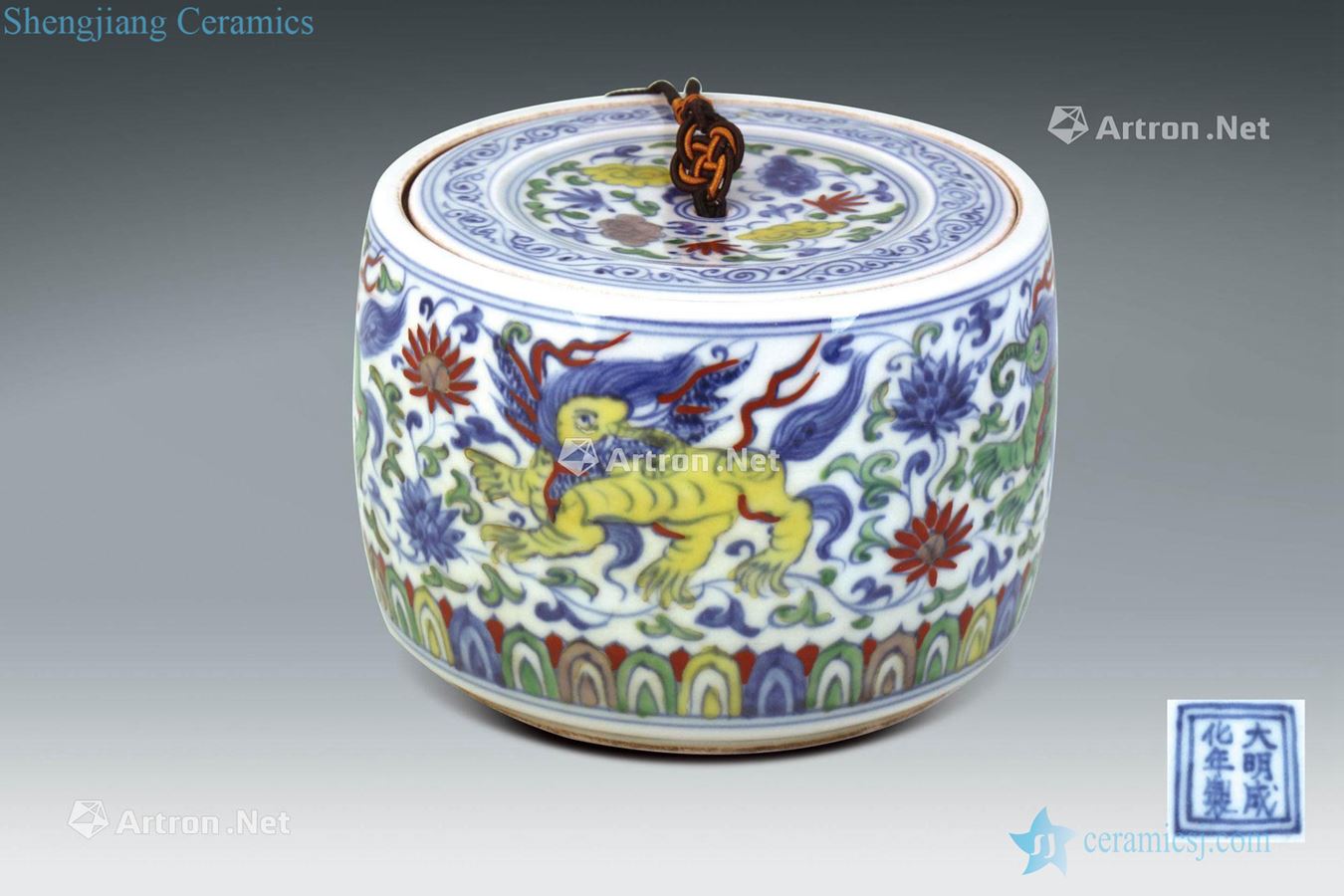 Ming chenghua Dou beast grain caddy