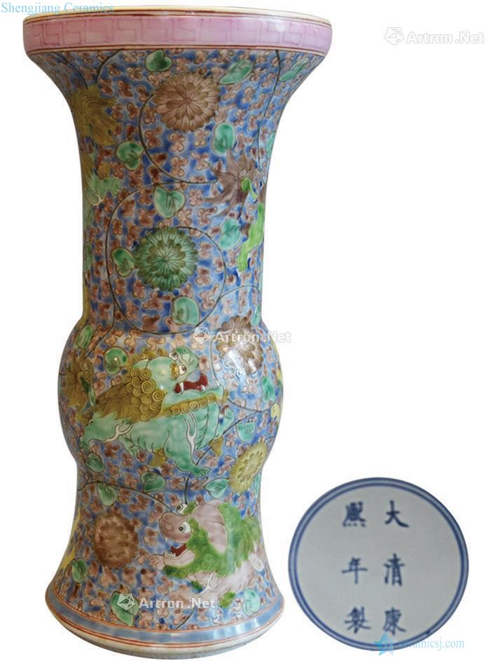 Clear pastel lion grain flower vase with flowers