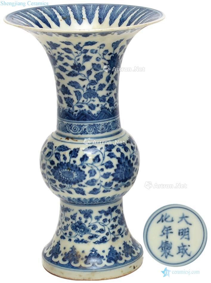 Ming Branch lines flower vase with flowers