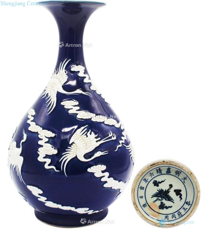 Ming Six years of the date of creation The blue glaze crane grain okho spring bottle