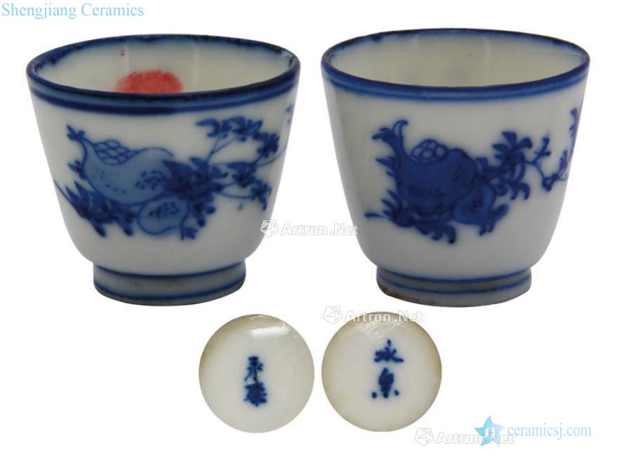 Ming Blue and white pomegranate grain cup