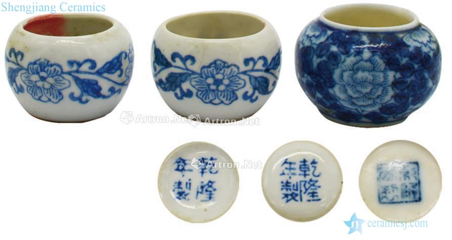 Qing dynasty blue and white flower tattoo bird seed tank (three/group)