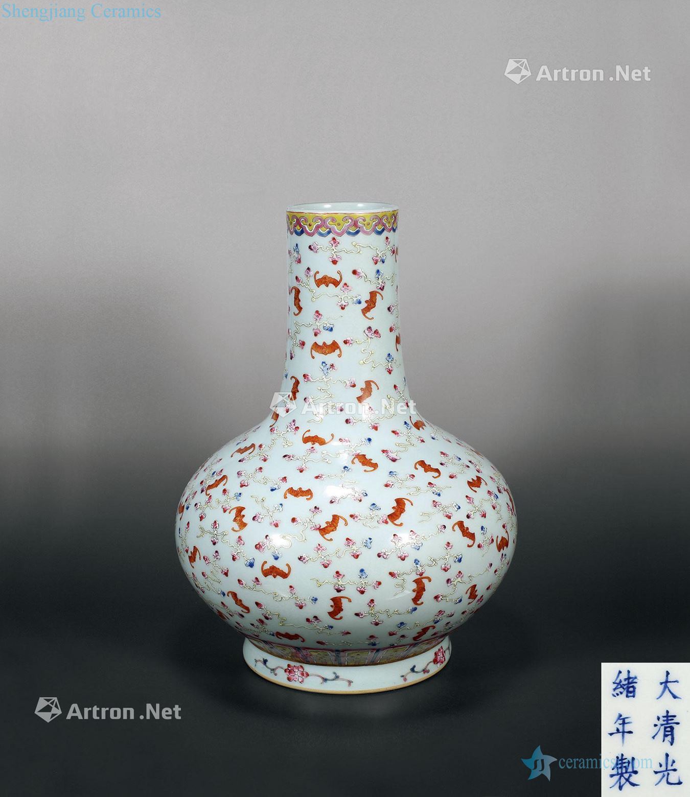 "Qing guangxu reign of qing emperor guangxu years" pastel moire buford bottle