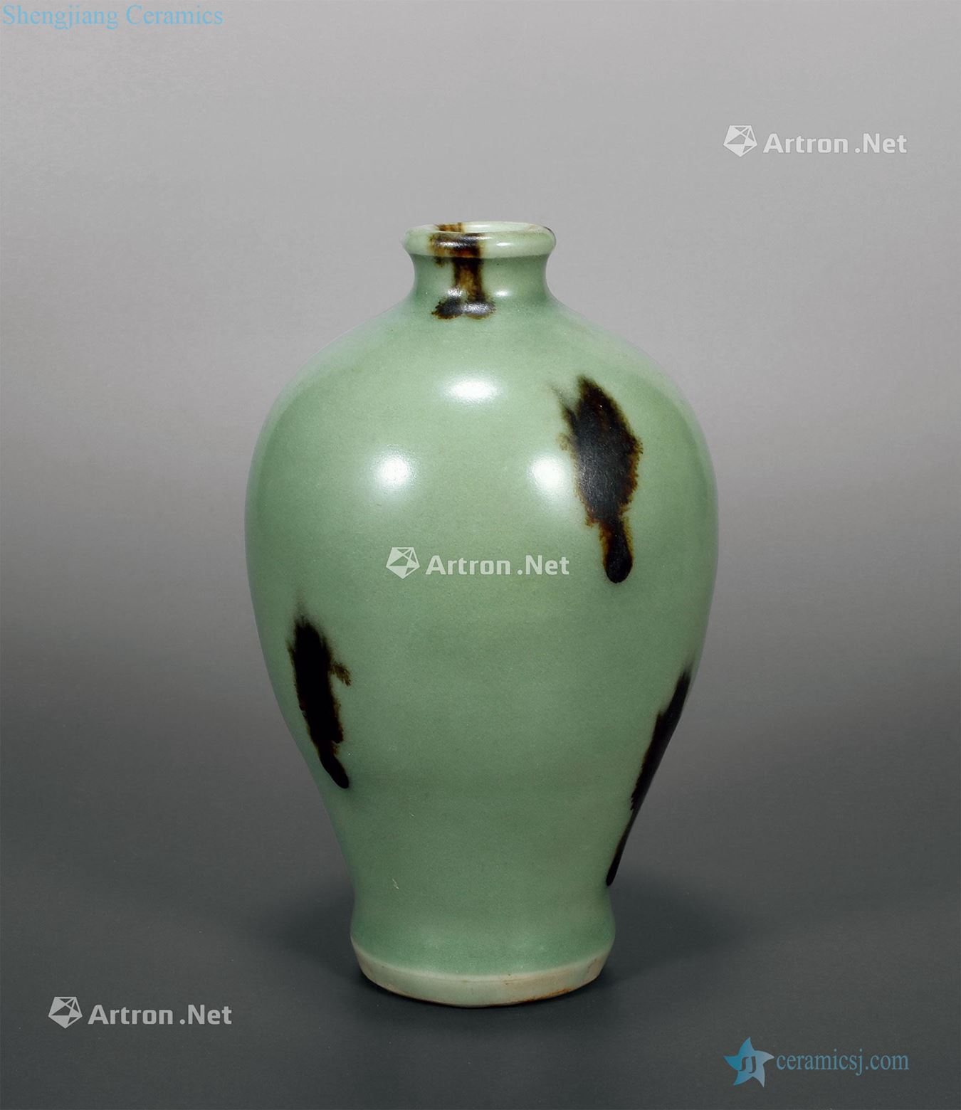 yuan Longquan celadon plum green point brown color bottle