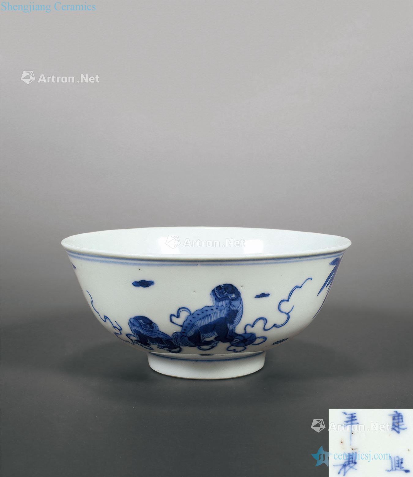 "The qing emperor kangxi years of the reign of emperor kangxi" blue and white too less lion lion green-splashed bowls