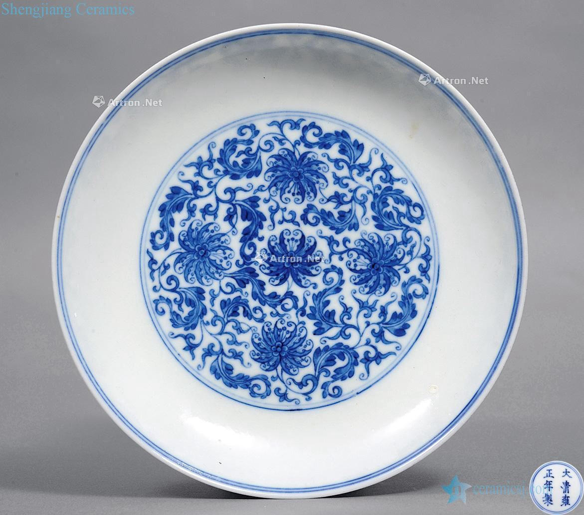 qing Blue and white lotus flower pattern plate