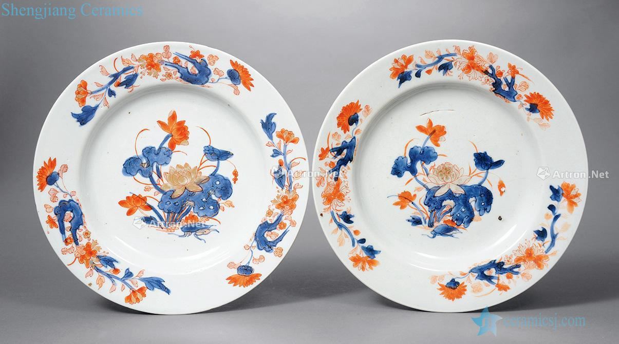 Qing dynasty blue and white colour flower pattern plate (a)