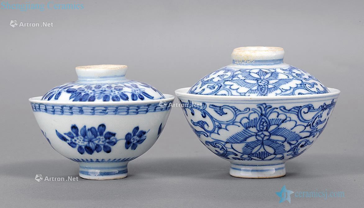 Qing dynasty blue and white flower grain tureen (2)