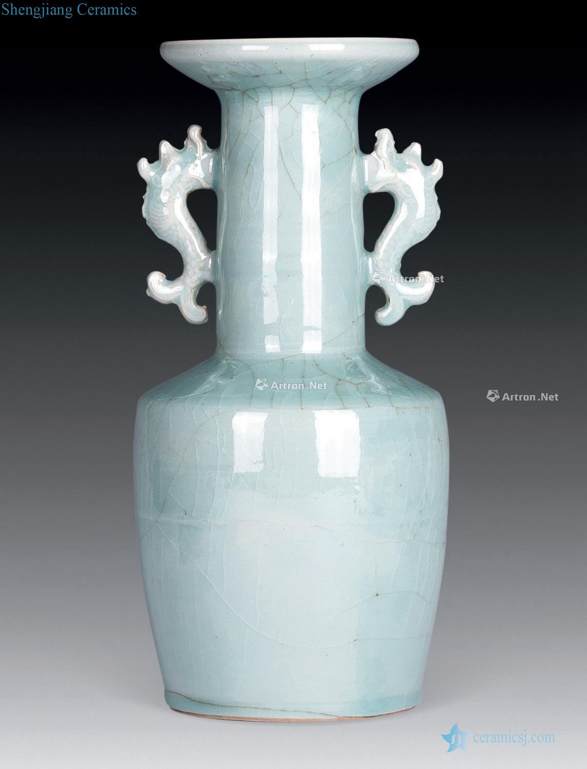 The song dynasty Longquan Pisces bottle