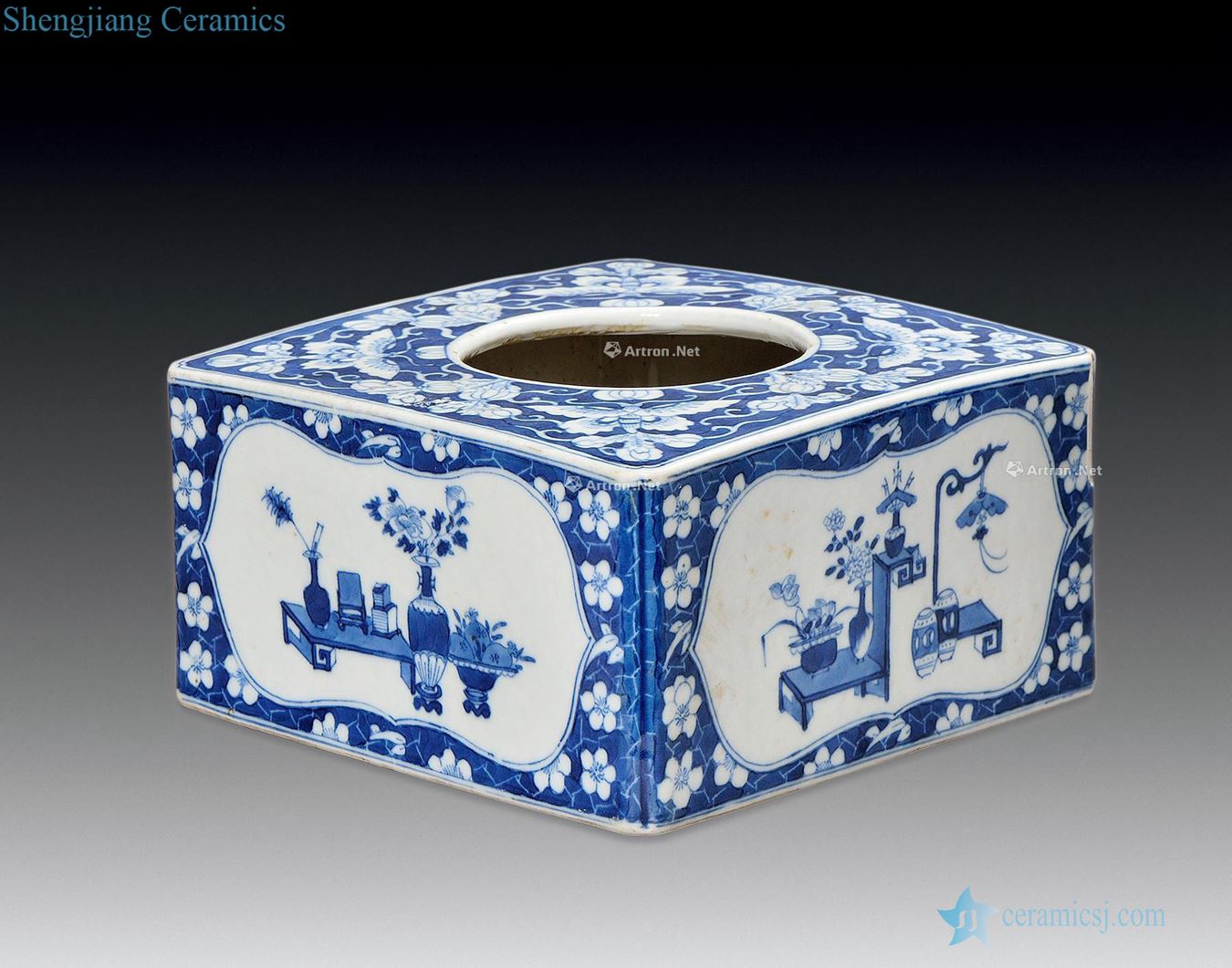 Qing dynasty blue and white antique lines to offer them the quartet warms