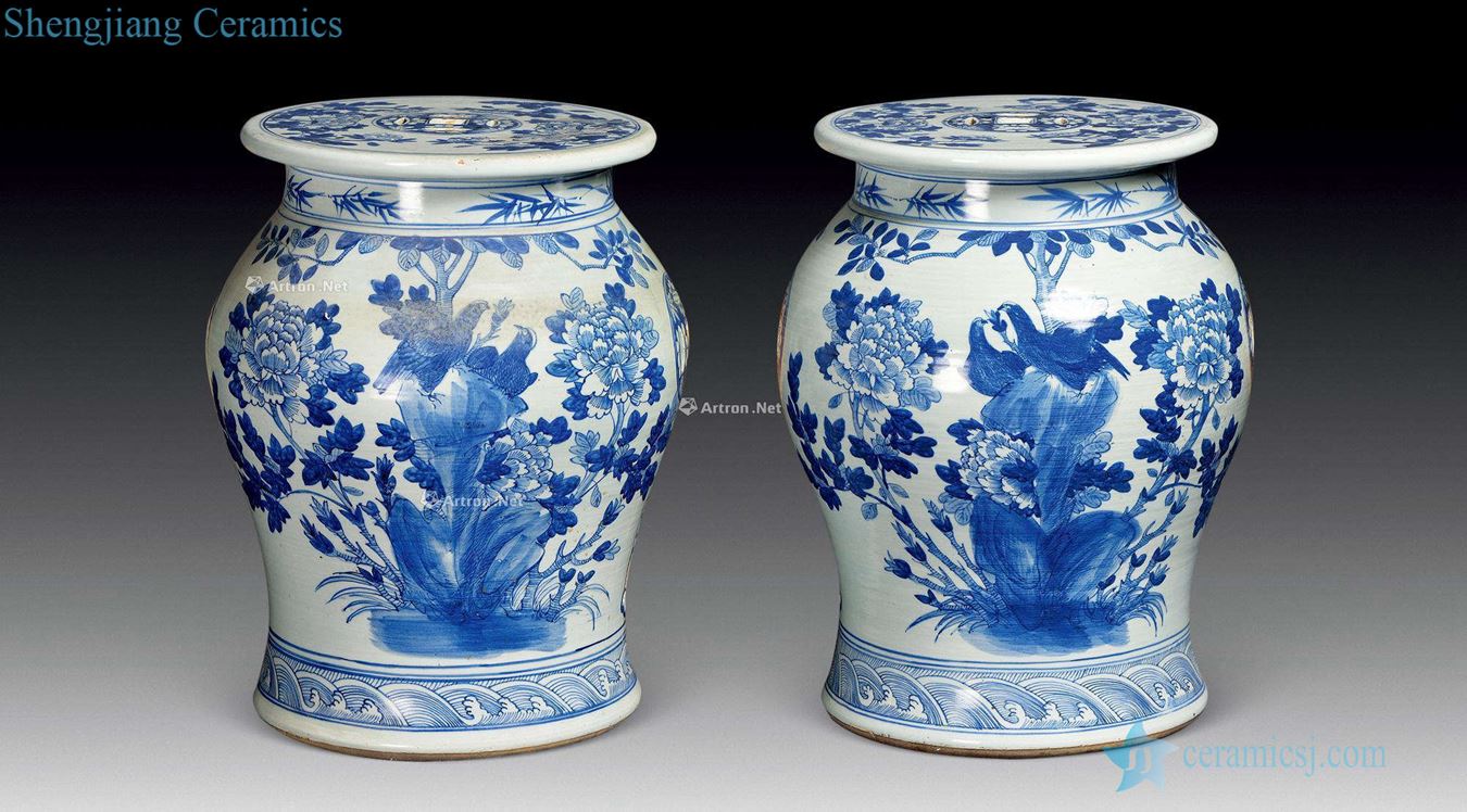 qing Blue and white flower on lines hollow drum 櫈 (a)