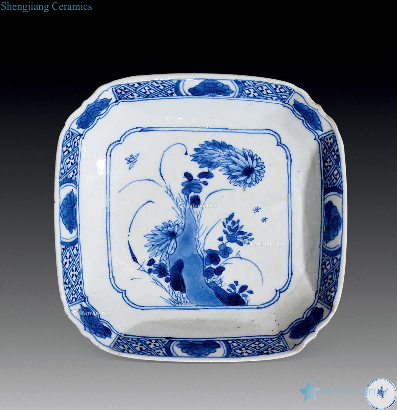 Qing dynasty blue and white square Angle ammonite grain disc