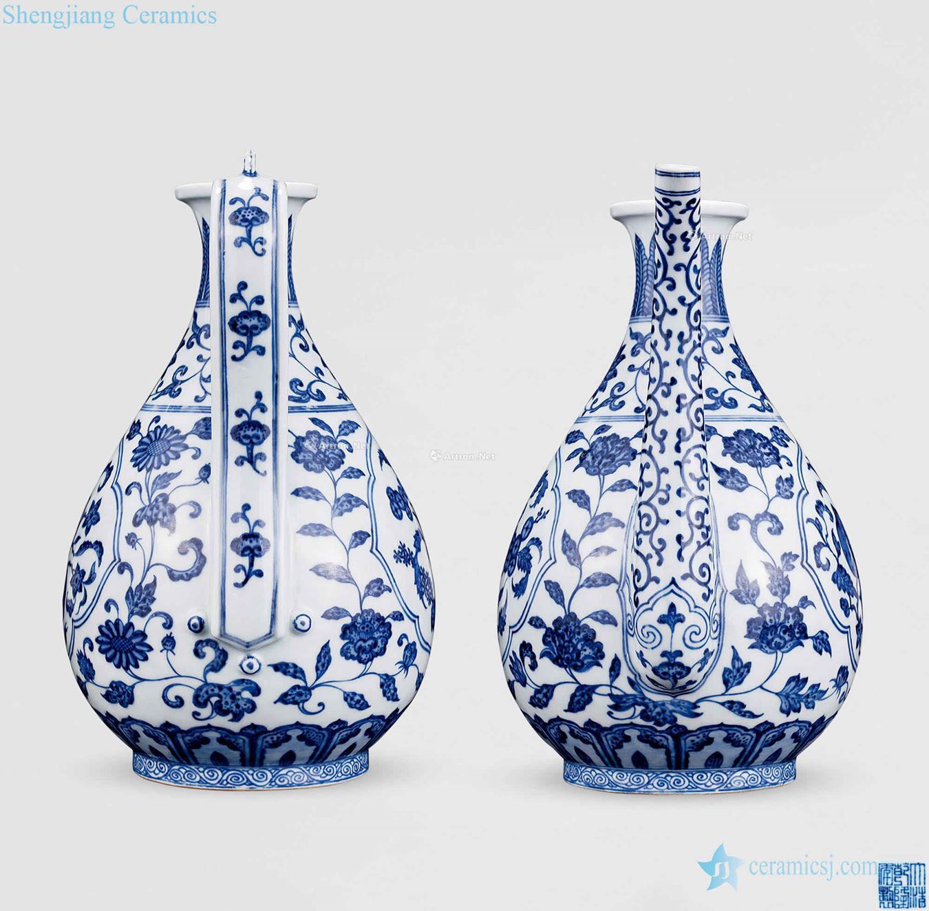 Qianlong blue-and-white medallion and grain ewer
