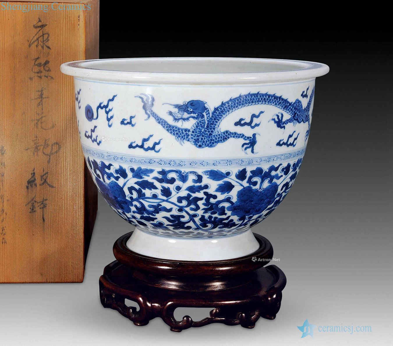 The qing emperor kangxi Blue and white dragon playing water bowl