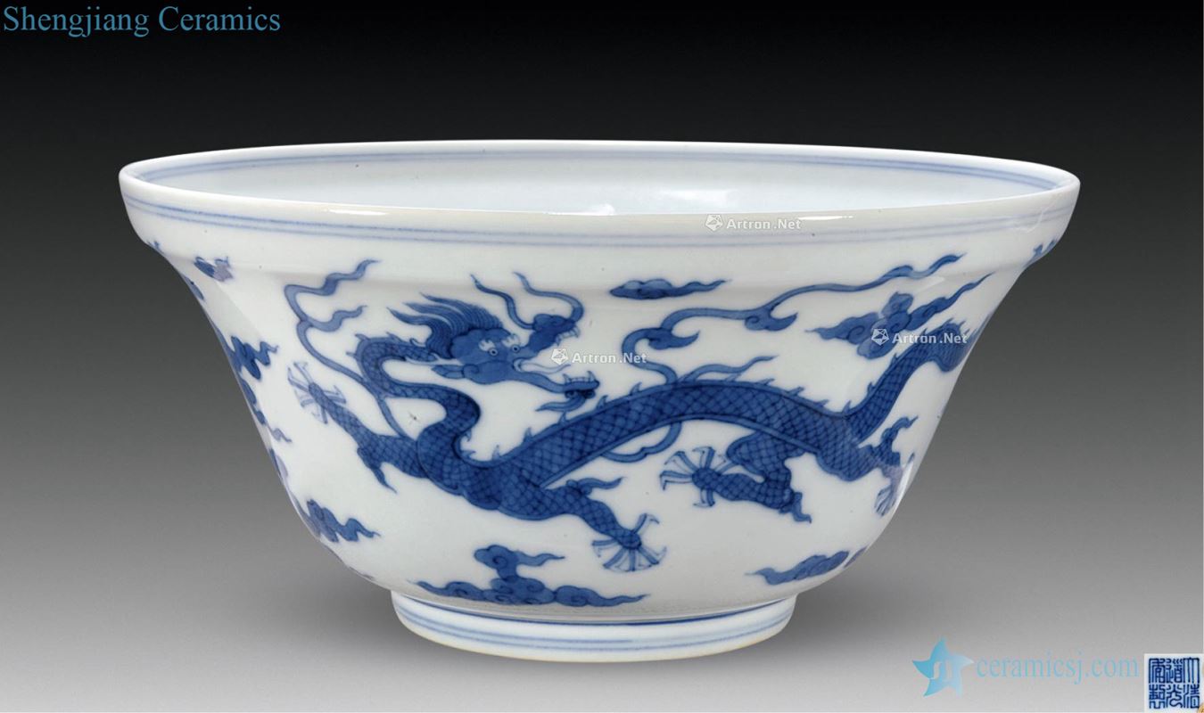 Qing daoguang Blue and white pearl dragon bowl