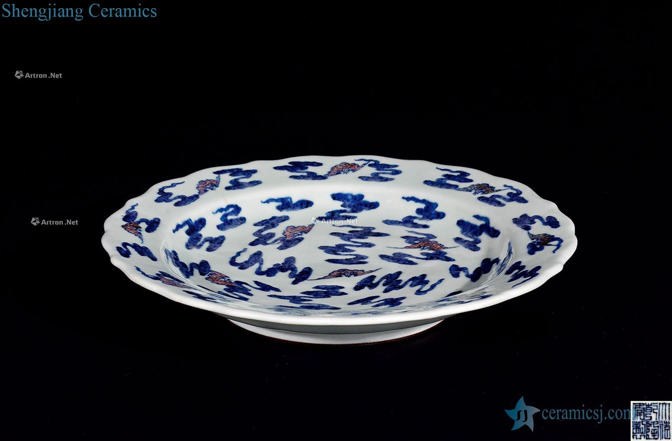 Qing qianlong powder blue glaze kwai fold along the blue and white mouth youligong hongyun bats tray