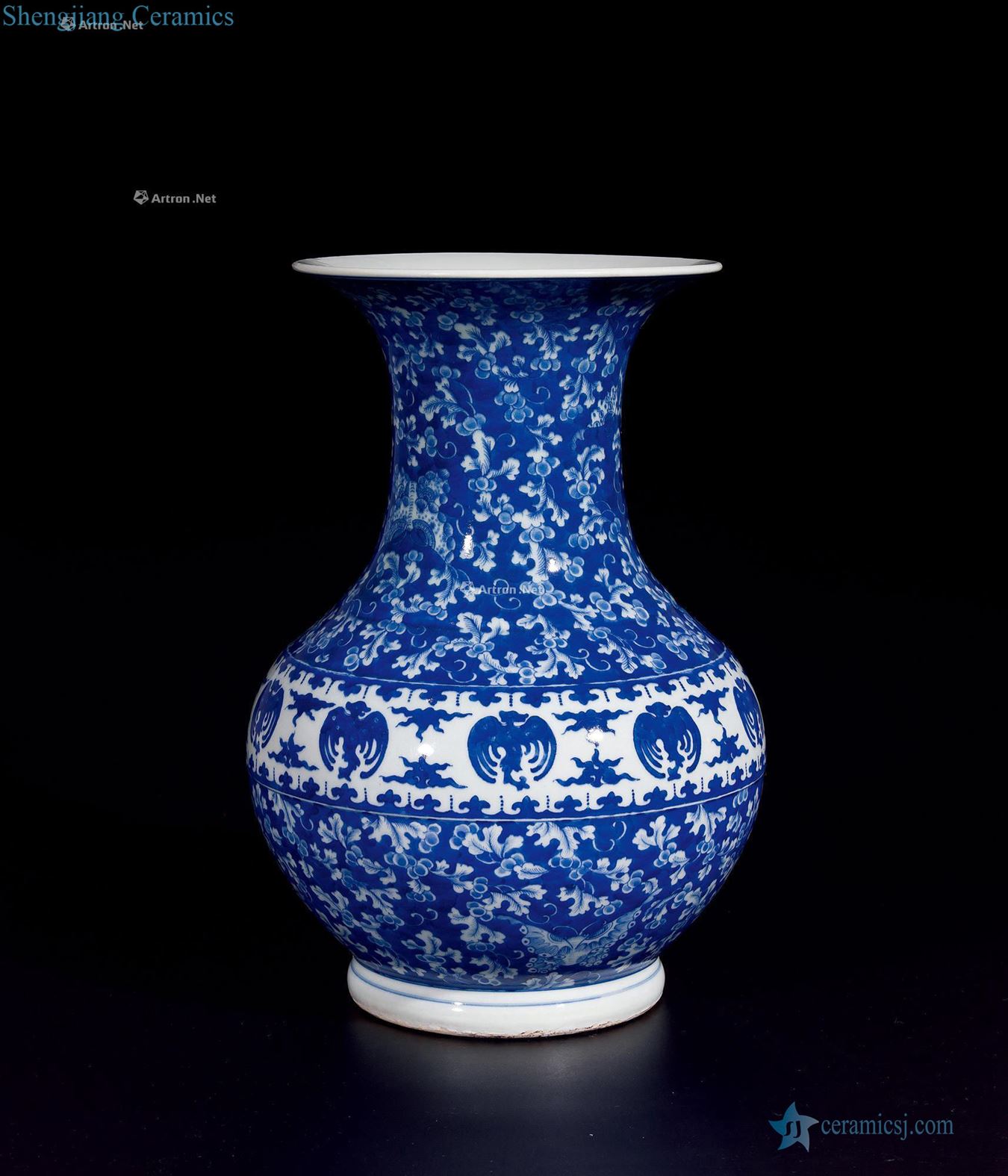 Qing dynasty blue and white grain bottle