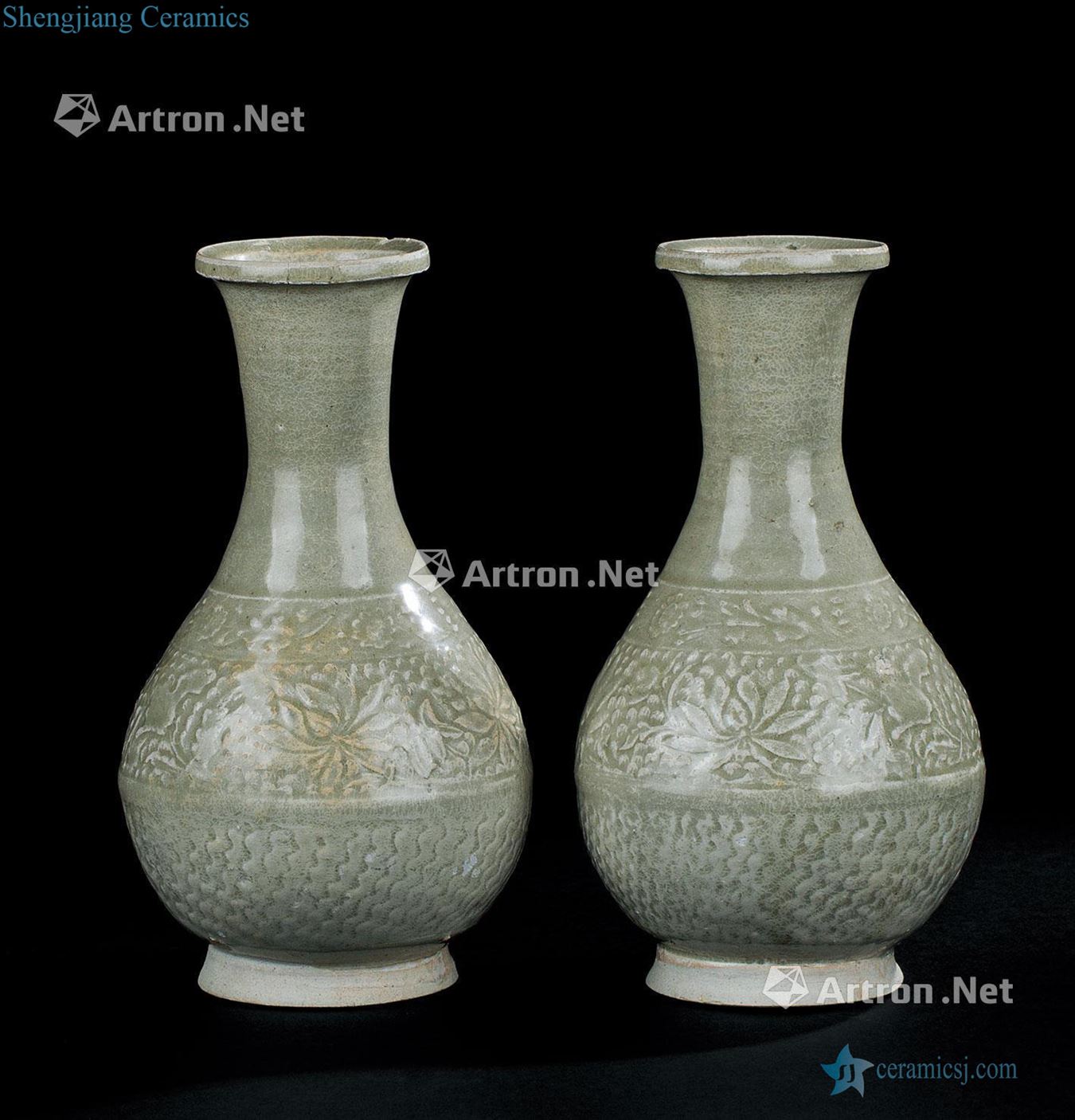 The song dynasty (960-1279), a shadow bottle green flower pattern (a)