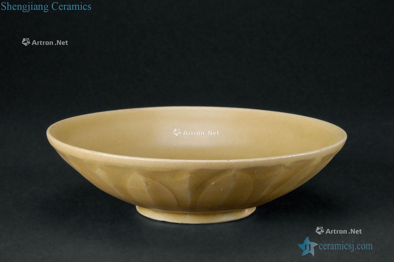 The song dynasty (960-1279), yao state kiln lotus-shaped bowl