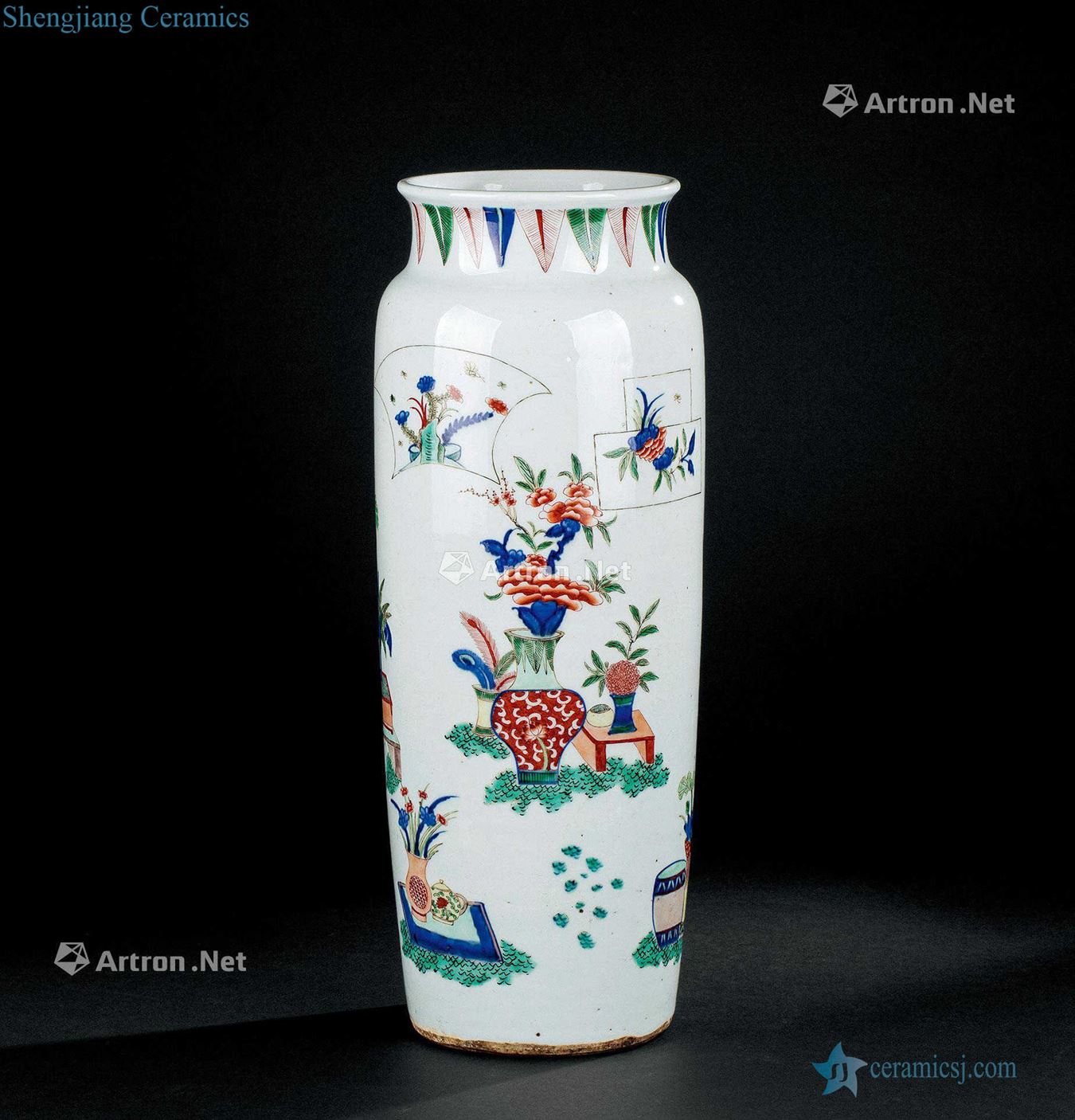 The qing emperor kangxi (1662-1722), colorful omen motifs cylinder bottles
