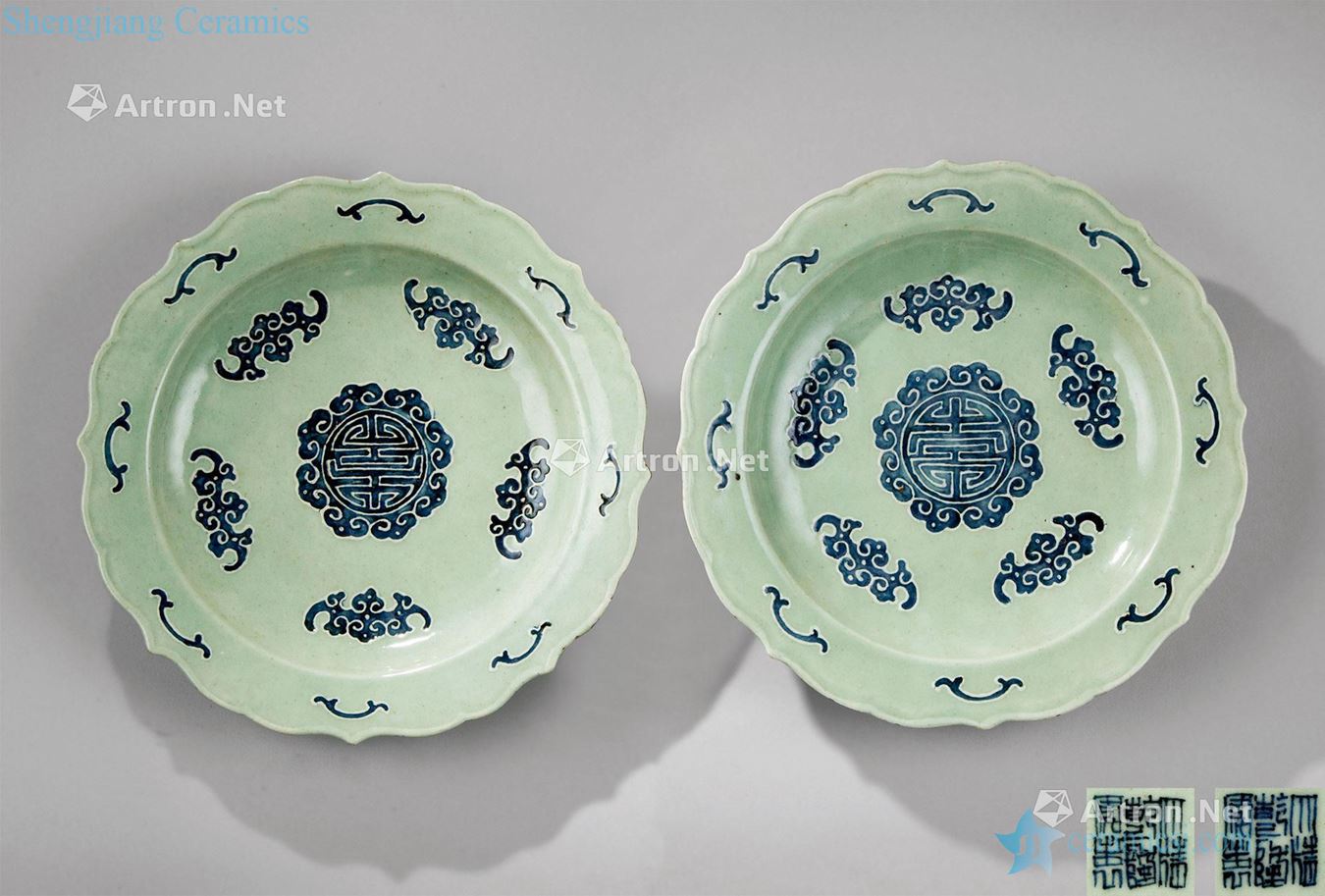 In the qing dynasty (1644-1911), pea green glaze porcelain wufu hold life of grain to take oral disc (a)