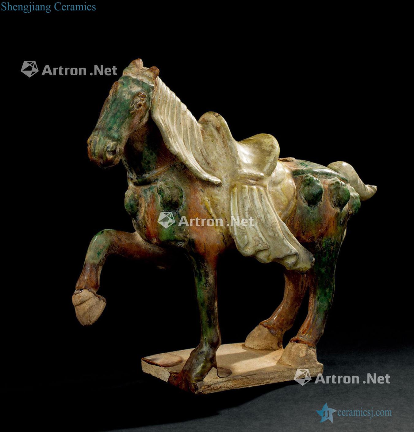 The song dynasty (960-1279), three-color horse furnishing articles