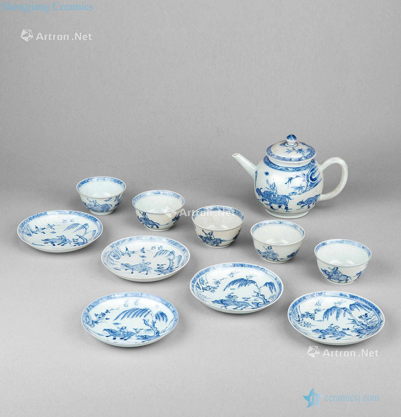 In the qing dynasty (1644-1911) blue and white lad cattle grain tea cups The teapot plate (a set of 11)