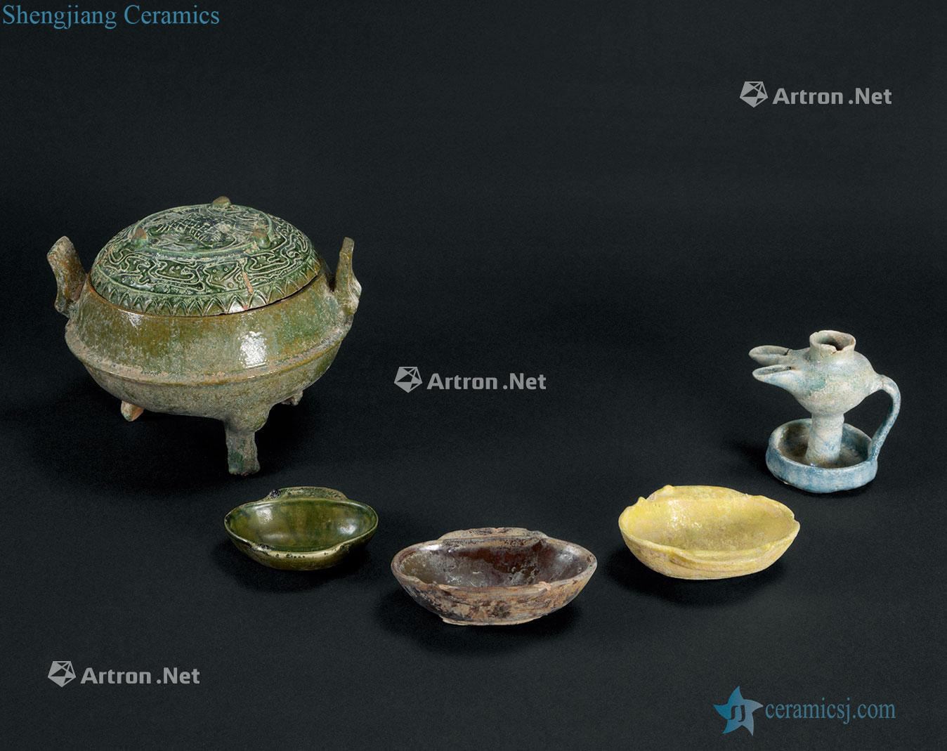 The han dynasty (206 A.D. 220 - b.c) green glaze tripod censer Ear cup lamp, etc. (five pieces a set)