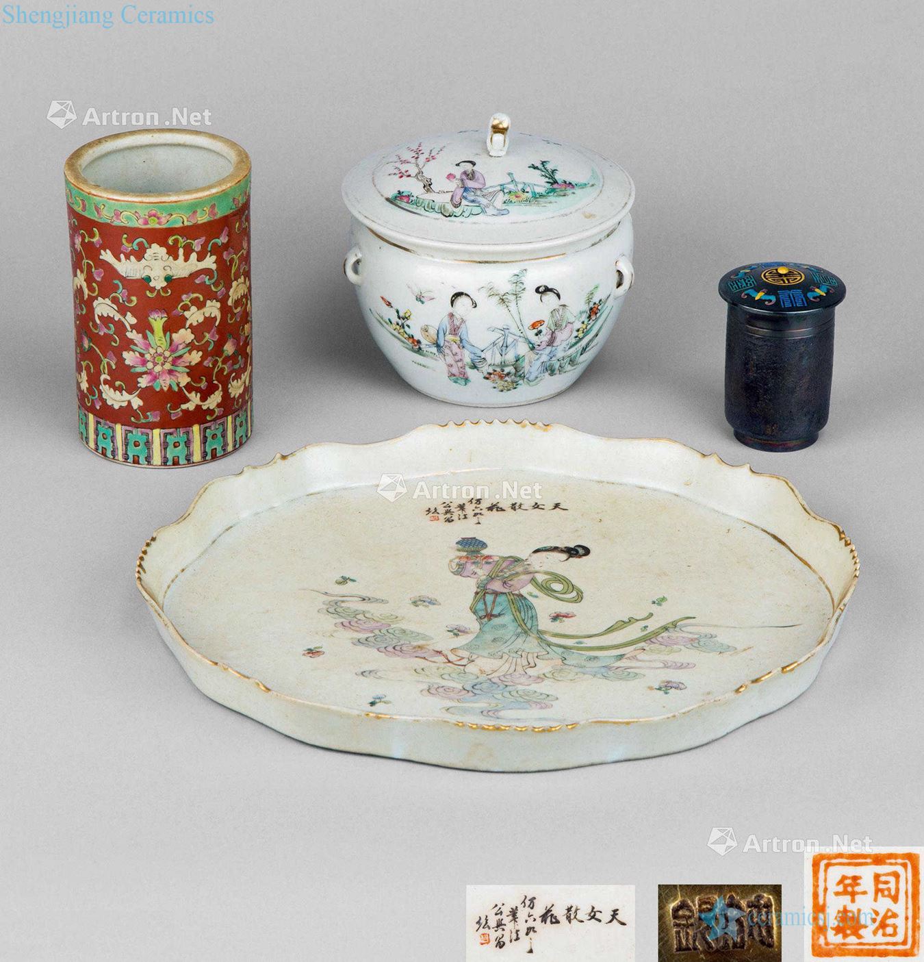 In the qing dynasty (1644-1911) powder enamel split of plate Flower pattern brush pot Traditional Chinese lines cover pot Live sycee cover tank (four)