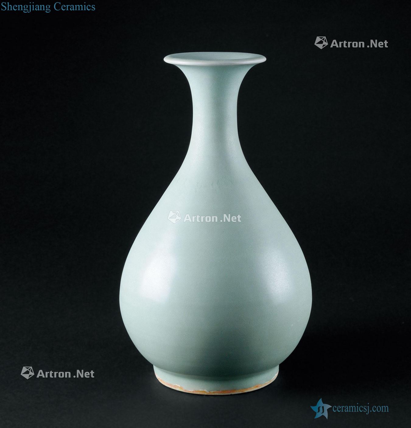 The yuan dynasty, Ming dynasty (1279-1644) longquan celadon okho spring bottle