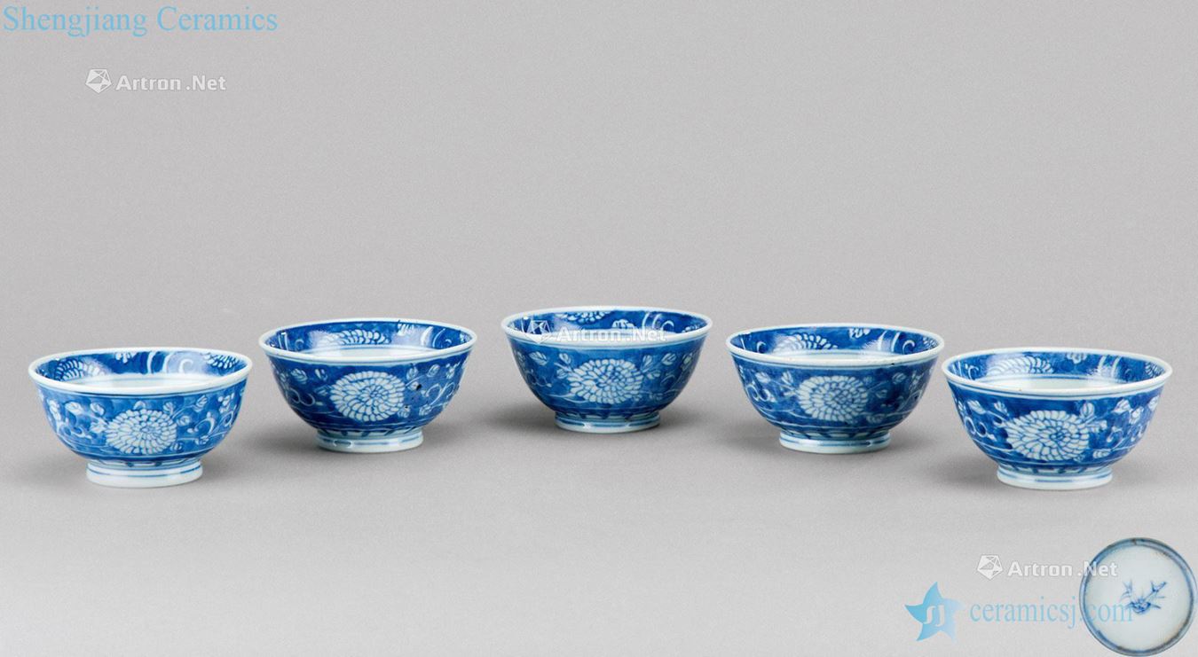 The qing emperor kangxi (1662-1722) blue and white flower grain tea cups (five pieces a set)